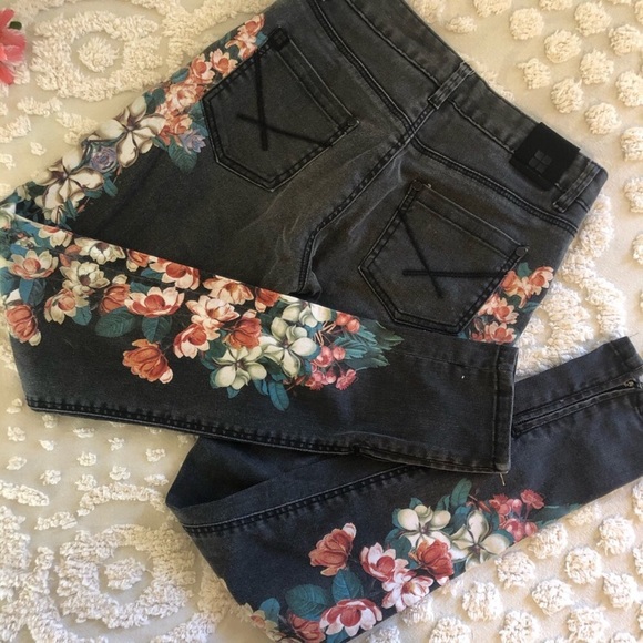 Insight Floral Skinny Jeans - Picture 2 of 6
